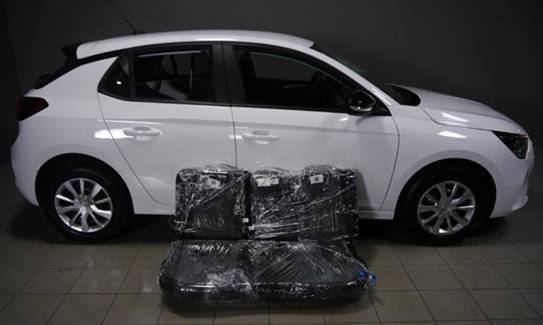 Kanapa luzem Opel Corsa F